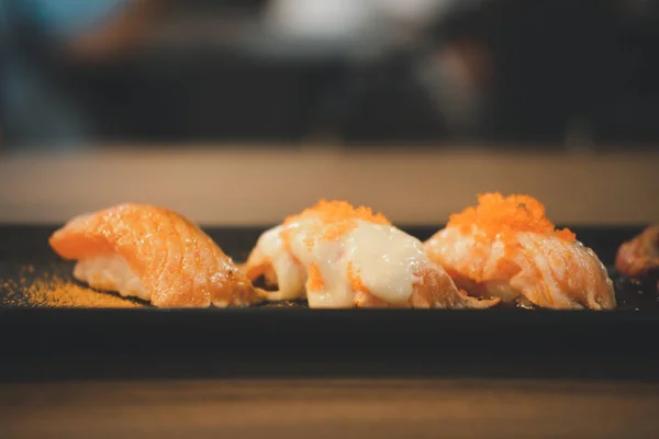 Fresh Japanese Sushi Salmon Japanese Restaurant Eating Japanese Food Salmon — Fotografie, imagine de stoc