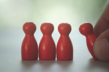 İnsan Kaynakları konsepti. Kalabalıktan uzak dur. Çalışanların işi uygun ve en iyi performans konsepti.