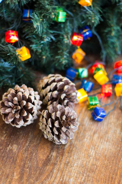 Composição de Natal com guirlanda e solavancos — Fotografia de Stock
