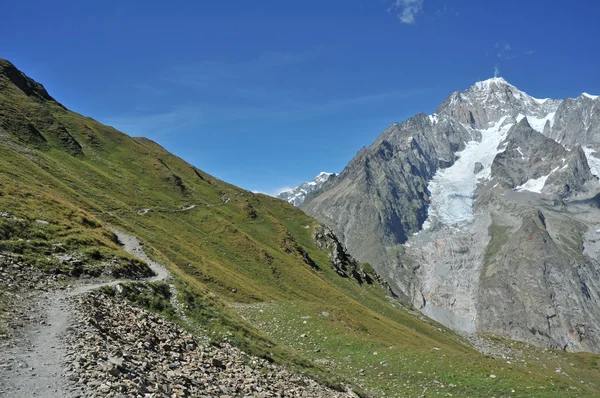 Mont blanc turistická stezka — Stock fotografie