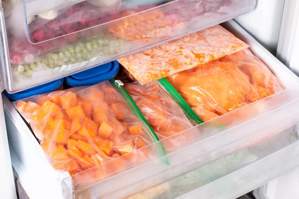 冷冻食品蔬菜南瓜 储备健康的生活 含有胡萝卜素的蔬菜 — 图库照片