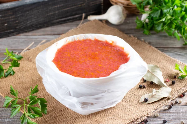 容器の中の冷凍スープ 冷凍食品 食品保管 — ストック写真