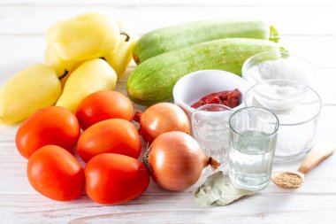 Kış için salata hazırlamak için sebzeler. Ev yapımı, konserve konservesi, ev yapımı yemek. Adım adım..