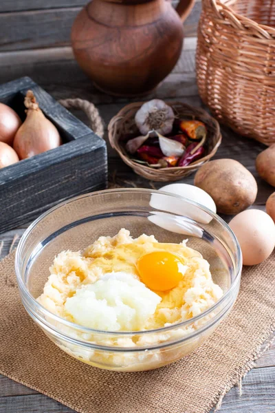 Grated Potatoes Bowl Preparation Fried Potato Pancakes Step Step Recipe —  Fotos de Stock