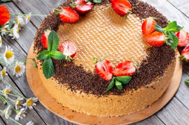 Yoğunlaştırılmış sütle dolu waffle keki, süper lezzetli, hadi deneyelim.!