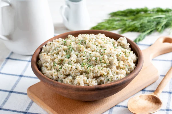 Gerstepap Met Dille Groenten Een Kom Gezond Voedsel — Stockfoto