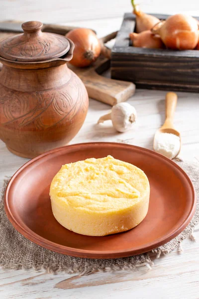 Polenta Tradicional Sobre Una Mesa Madera Blanca —  Fotos de Stock