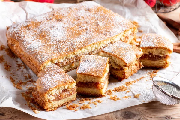 Clasic Sponge Cake Selective Focus Homemade Pie Rustic Wooden Background — Fotografia de Stock