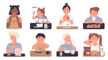 Çocuklar izole edilmiş yiyecekler yerler.