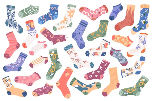 Socken aus Baumwolle und Wolle mit verschiedenen Texturen Set, trendige lustige Artikel, modernes Kleidungsstück — Stockvektor