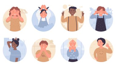 Yuvarlak avatar setindeki komik çocuk ve kız ifadeleri, mutlu okul çocuklarının gülümsemesi.