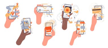 Müşteri elleri çevrimiçi servis setinin mobil uygulamasını kullanıyor, akıllı telefon tutan insanlar