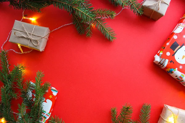 Composição Natal Com Caixas Presente Fendas Corda Rolos Papel Decorações — Fotografia de Stock