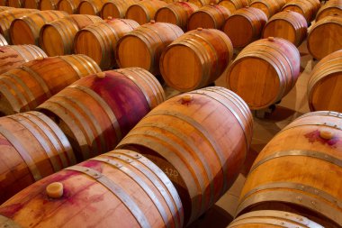 bir şarap mahzeni meşe şarap varil