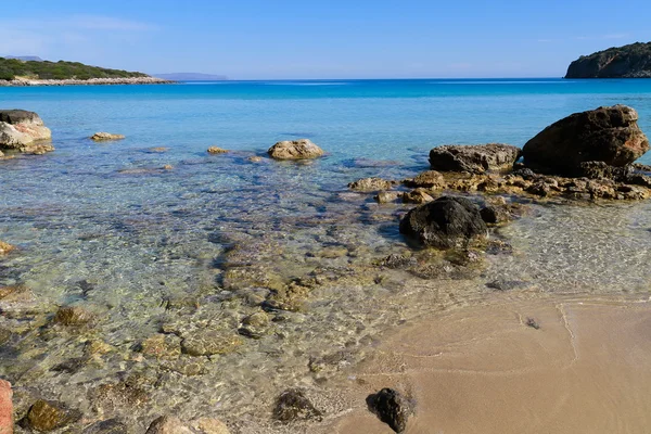 Beautiful idyllic turquoise waters shoreline — Stock Photo, Image