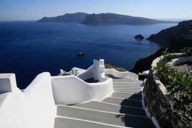 Ege Denizi'ndeki Kiklad volkanik Adası santorini.