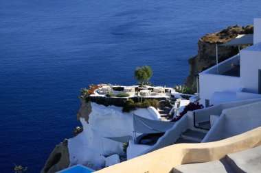 Ege Denizi'ndeki Kiklad volkanik Adası santorini.