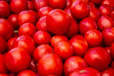 Olgun taze kırmızı lezzetli domates yerel meyve Market