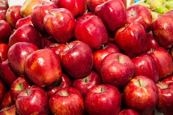Délicieuses pommes rouges fraîches Photo De Stock