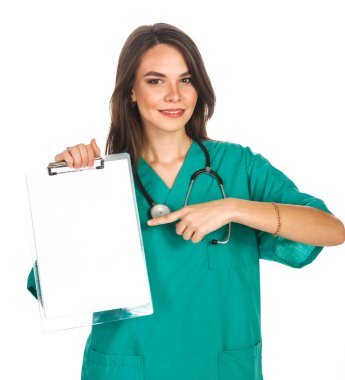 Elinde dosya olan bir doktor.