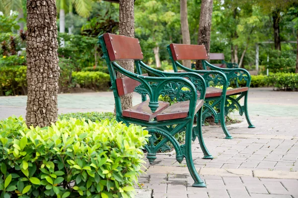 Chairs in garden — Stock Photo, Image