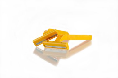 İkiz jilet ve beyaz arka plan