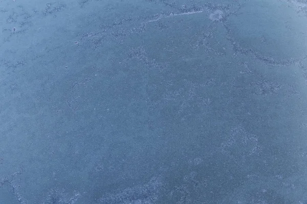 Kara Metal Üzerinde Kar Tanelerinin Arka Planı Arabanın Kaputunda Buz — Stok fotoğraf