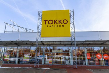 20 Ocak 2021 Pardubice, Çek Cumhuriyeti: Takko. Avrupa 'da giyim mağazası zinciri. Şık kıyafetler ve iç çamaşırları..