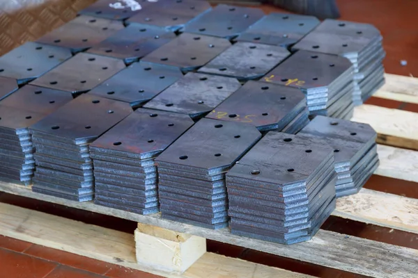 Kovové Plechy Vyrobené Automatického Vysoce Přesného Řezání Laserem Průmyslu Továrně — Stock fotografie