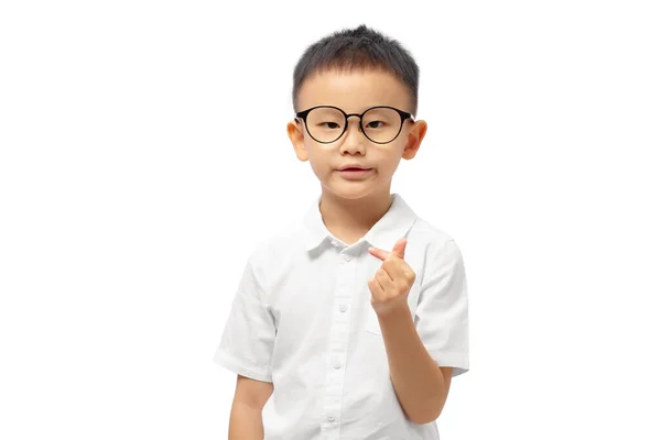 Bambino Mostrando Mini Cuore Indossando Camicia Bianca Isolata Sfondo Bianco — Foto Stock