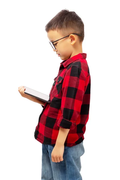 Kid Wearing Eyeglasses Holding Looking Tablet Isolated White Background — 图库照片