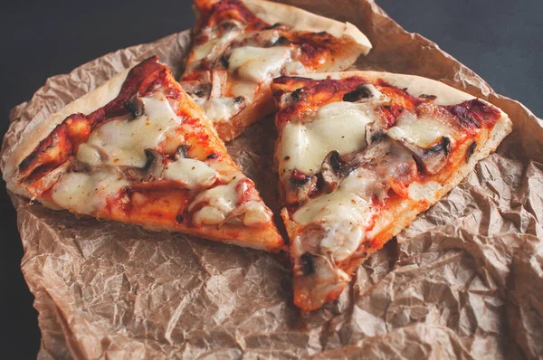 Slices Freshly Baked Pizza Black Serving Chalkboard Dark Background — Stock Photo, Image