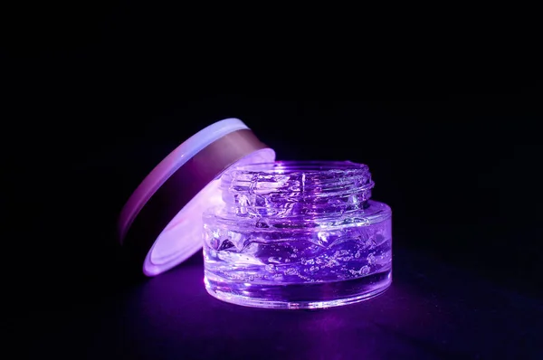 Transparent Jar Purple Color Moisturizing Gel Light Black Background — Stock Photo, Image