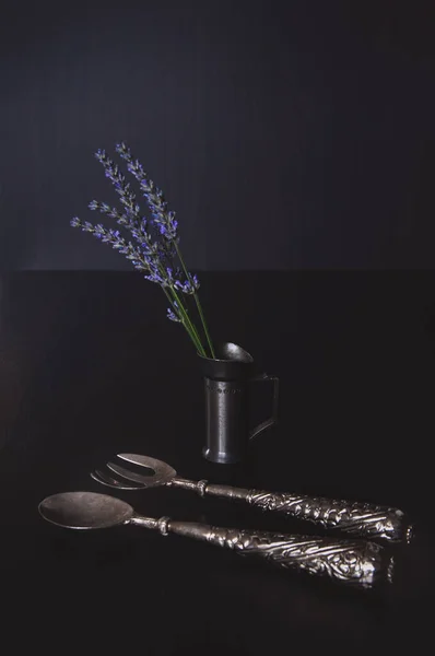 Still Life Cutlery Iron Vintage Measuring Cup Lavender Flowers Dark — Fotografia de Stock