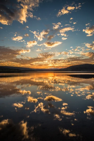 Sonnenuntergang am See — Stockfoto