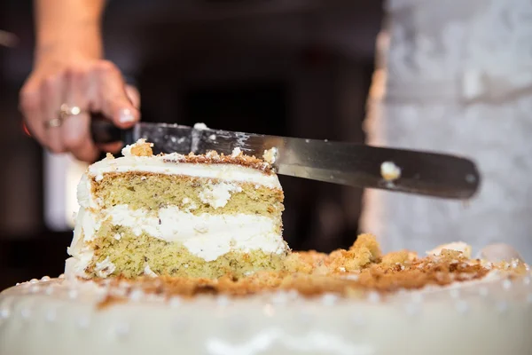 Sliced wedding cake — Stock Photo, Image