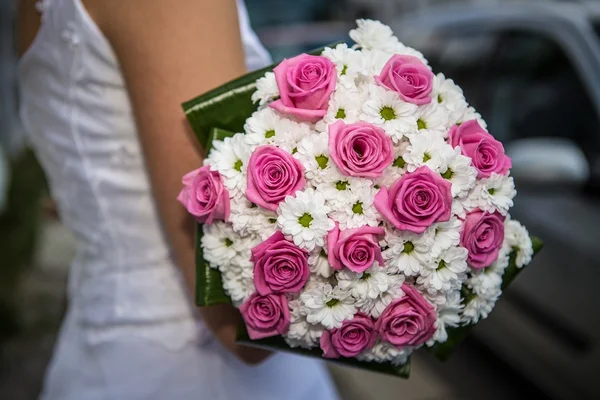 Wedding flower with bride — Stock Photo, Image