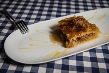 Bal ve fındık ile Türk Arap tatlı baklava