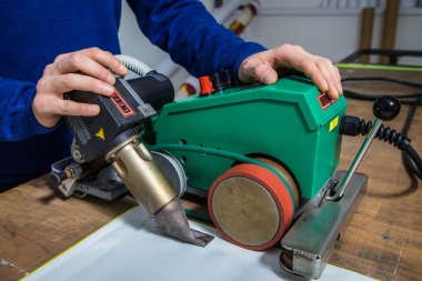 Tuval üzerine Kaynakçı