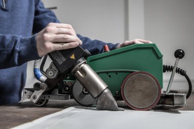 Tuval üzerine Kaynakçı