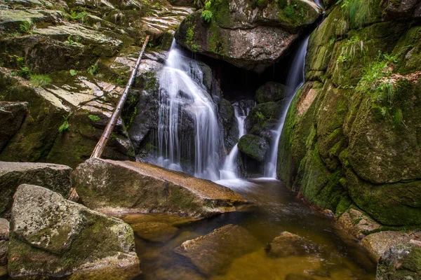 Waterfall Black Stream Hejnice — Stockfoto