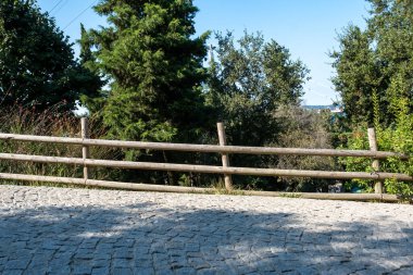 Ön manzara yol kenarı ahşap çit