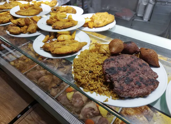 Comidas Caseras Servidas Grandes Bandejas Restaurante Venta Comida Tradicional Turca — Foto de Stock