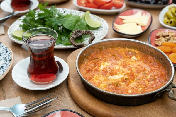 Πρωινό Τραπέζι Παραδοσιακό Τούρκικο Πρωινό Τραπέζι Serpme Kahvalti Τούρκικο Πρωινό — Φωτογραφία Αρχείου