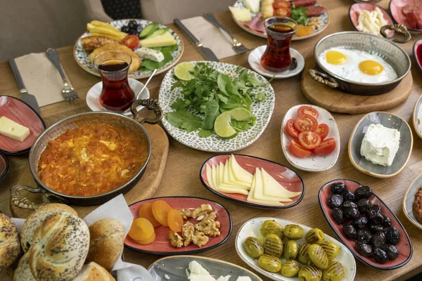 Frühstückstisch Vorhanden Traditioneller Türkischer Frühstückstisch Serpme Kahvalti Türkisches Frühstück — Stockfoto