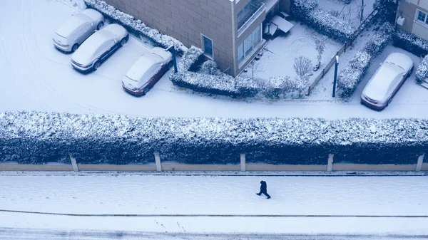 多雪的城市景观 空旷的街道前景 — 图库照片