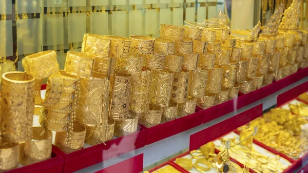 Pulseiras Ouro Uma Loja Jóias — Fotografia de Stock