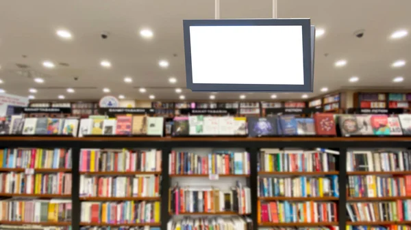 Digitalanzeige Vor Dem Bücherregal — Stockfoto