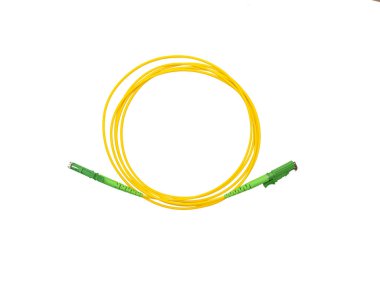 İzole edilmiş beyaz arkaplanda fiber Optik Yama Kordonu