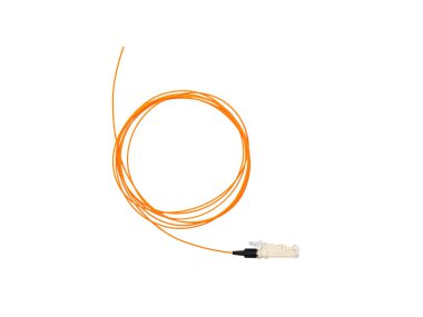 İzole edilmiş beyaz arkaplanda fiber Optik Yama Kordonu